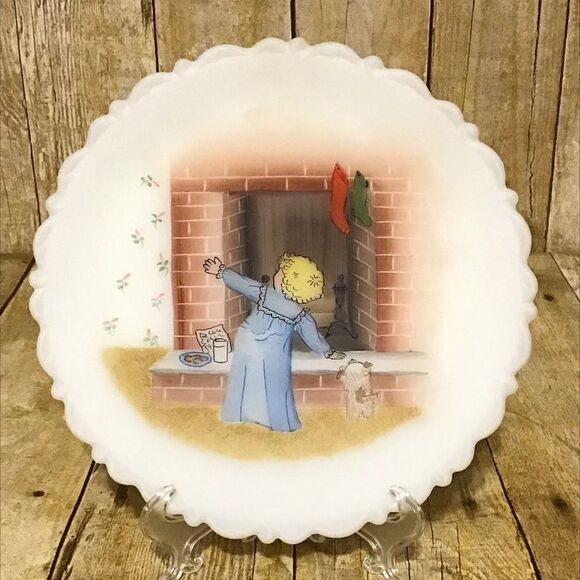 Vintage Fenton 1984 Christmas Fantasy Plate Numbered - Picture 5 of 7